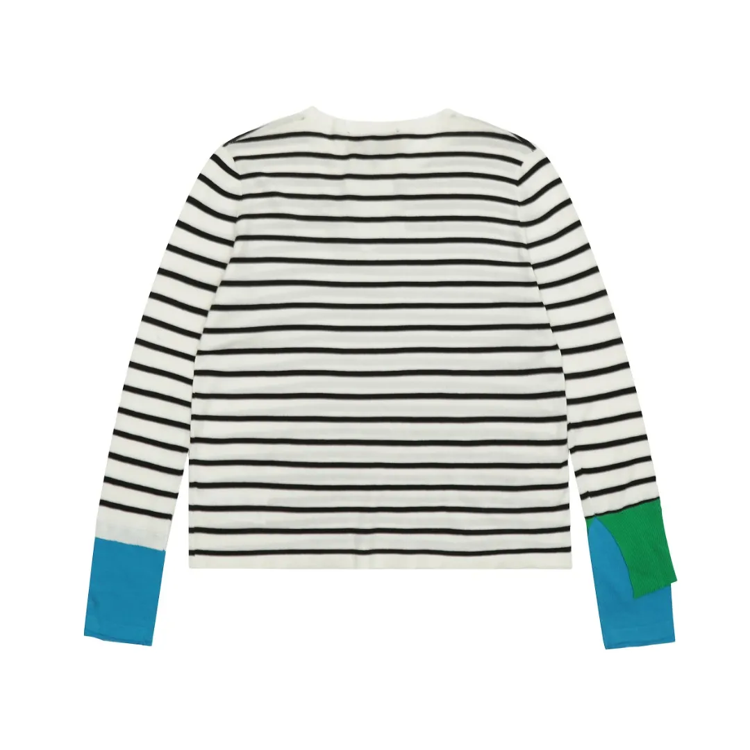 VIVI120S# vivienne west wood West Queen Vivienne Saturn new style thin sweater with striped cuff design Custom woven and dyed Welcome to compare the original version 16-needle German imported woven fabric Real silk-like texture 🧩 100% body wool blend 🧩 Correct Italian 🇮🇹100% wool washed wheat logo 🧩 Purchase the original version and open the real mold 🧩Original purchase records and comparison pictures can be provided. Place your order with confidence. 🧩No color difference in fixed and dyed colors. 🧩Instant sale of all Taobao 300+ versions. The quality of the purchasing agent is full of quality. It is definitely not a copywriter party. It is a real good product. The actual product far exceeds the budget. Size: S -M- L Color: White Black